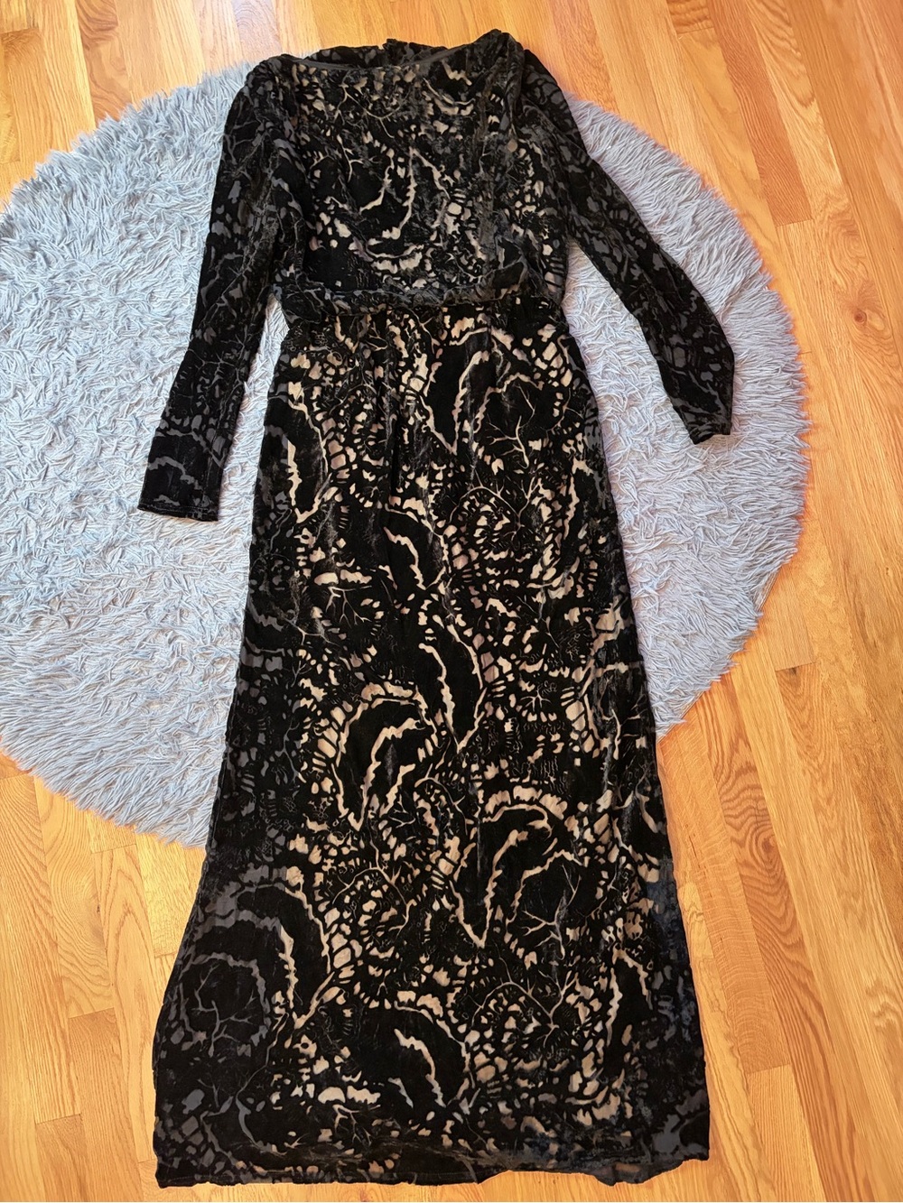 Tadashi Shoji Black Floral Burnout Velvet Long Sleeve Maxi Dress Size 8